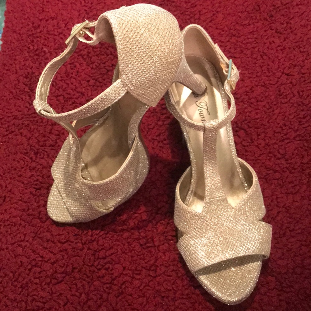 Gold dress heels
